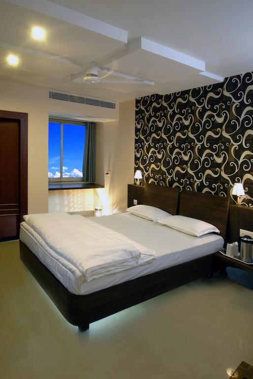 Hotel Tulsi Exotic Bhopal Exterior foto